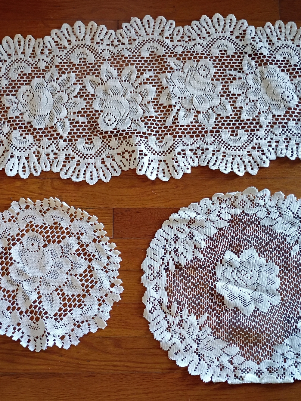 White Crochet Lace Doilies Vintage Set Roses